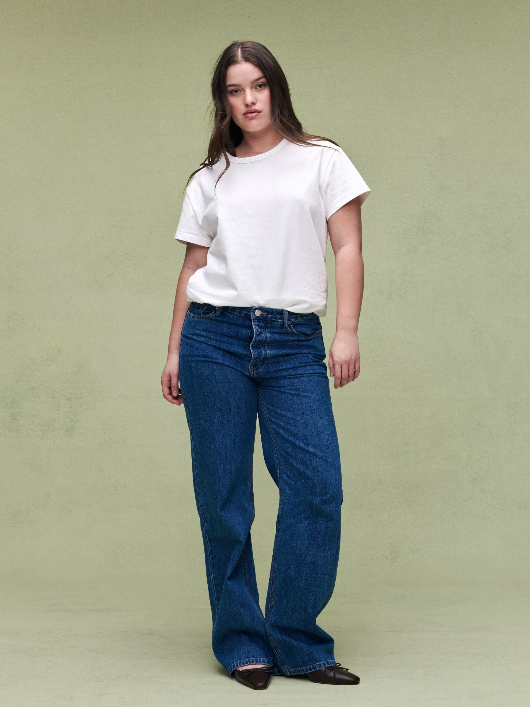 Classic Straight Jeans - Medium Wash